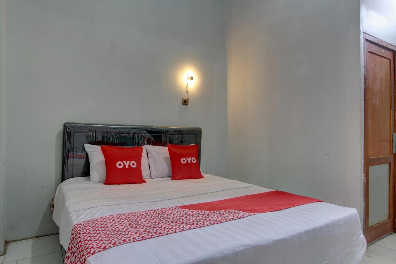 Capital O 91690 Moza Guest House Klaten Exterior foto